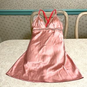 VICTORIA’S SECRET SILKY BLUSH BABY DOLL NIGHTY